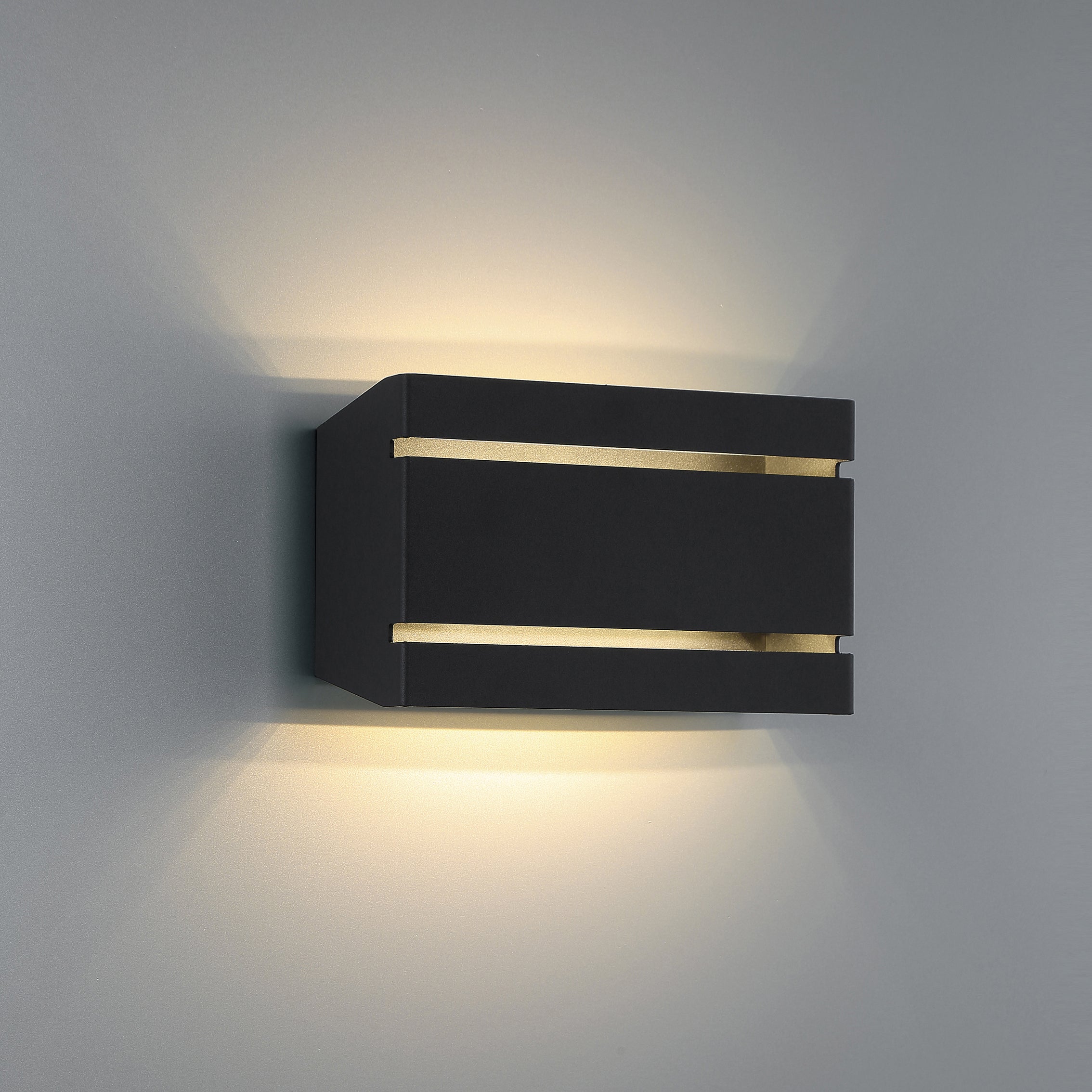 La Vida Wide Bi-Directional Outdoor LED Wall Mount Light Fixture